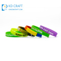 Оптовый оптовый дешевый силиконовый браслет с разноцветным наполнением на заказ для продажи